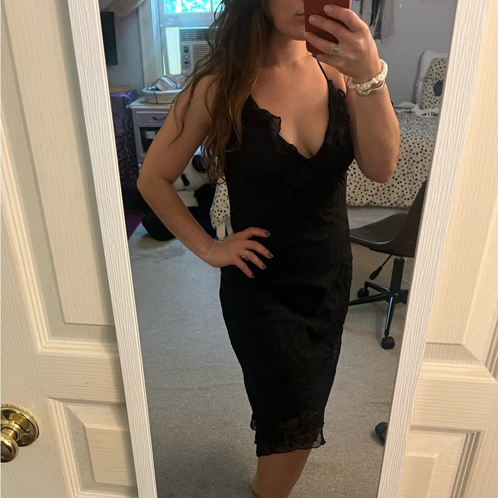 Black dress with glitter and velvet lace